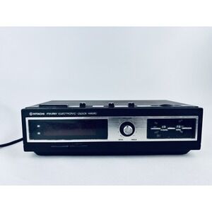 Vintage Hitachi Alarm Clock Radio KC-541H Brown Woodgrain - Tested & Works